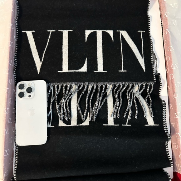 Valentino Garavani - Picture 15 of 16